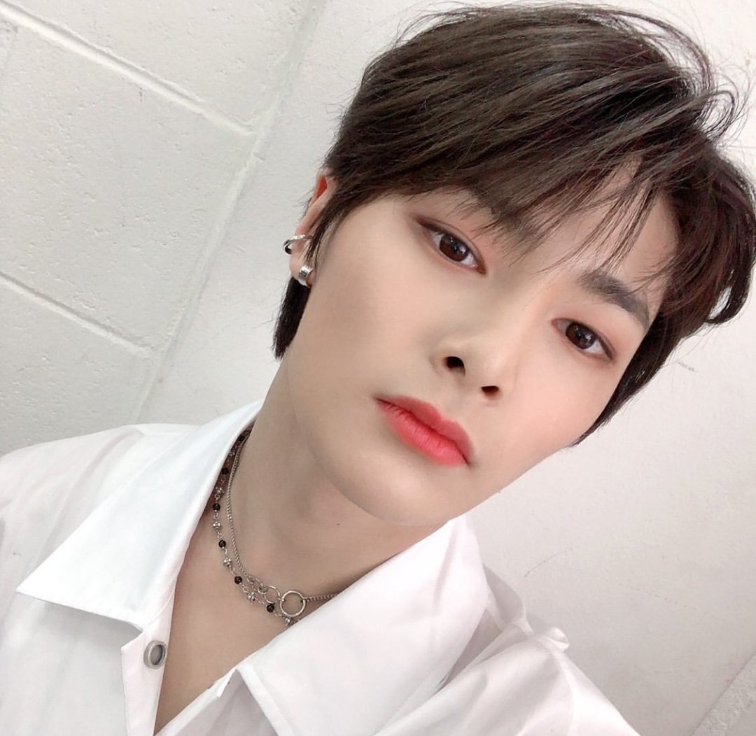 - day 142☆ I just think jeongin in white