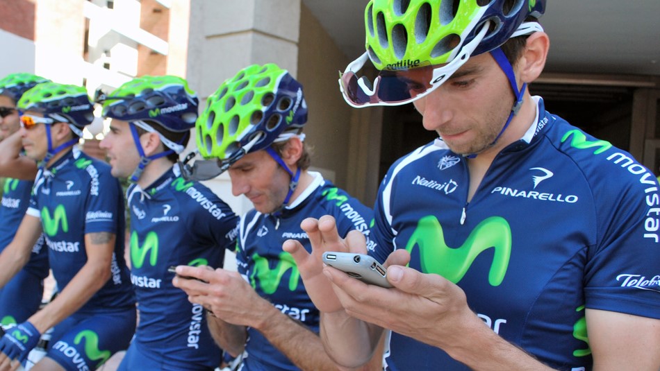 Movistar_Team's tweet image. Nunca se olvida a quienes han dado tanto por un equipo en tan poco tiempo. Siempre te recordamos, @XavierTondo, cada día como hoy, cuando se cumplen nueve años de tu pérdida. Un abrazo fuerte para tod@s l@s que te quieren. #SeguimosConectados #XTV
