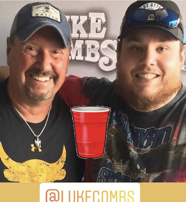 ToffKX947's tweet photo. Hey @lukecombs loving #sixfeetapart BUT...we're #metric here in Canada...any chance of doing a #Canadian version #twometersapart from all your fans north of the 49th and here @KX947 https://t.co/xZbGa7j3xa