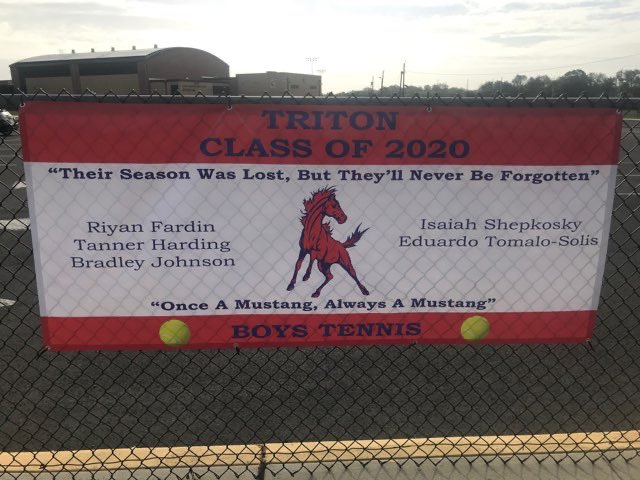 MustangAth's tweet photo. 🐴🐴 Thank you Seniors!! We are so proud of you!  🐴🐴 https://t.co/GAdOwPQMZ6