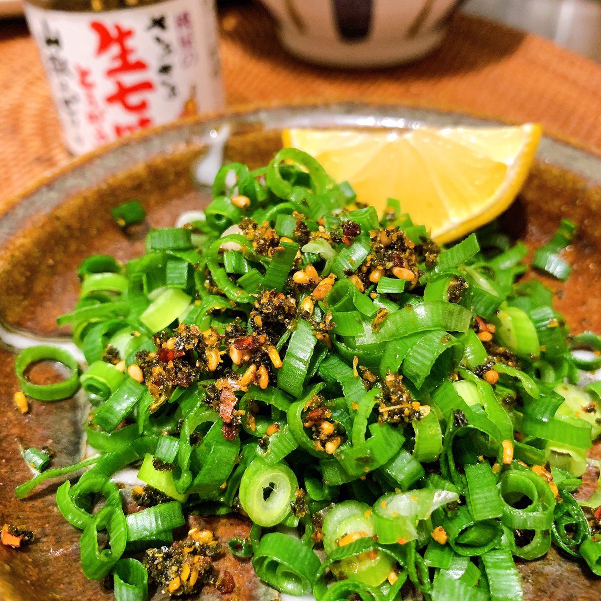𝑪𝑯𝑰𝑯𝑶 On Twitter みんなぁ 騙されたと思って小葱を桃屋の生七味で和えてみてお願い そのままでもおつまみに美味しいし肉魚全てにマッチするから 桃屋の生七味は山椒が強めに利いてて最高