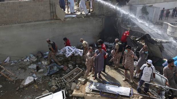 CP24's tweet photo. Mayor: Pakistan plane crashes near Karachi, all 107 killed https://t.co/M13CdfltoU https://t.co/uK4mIWqbwB