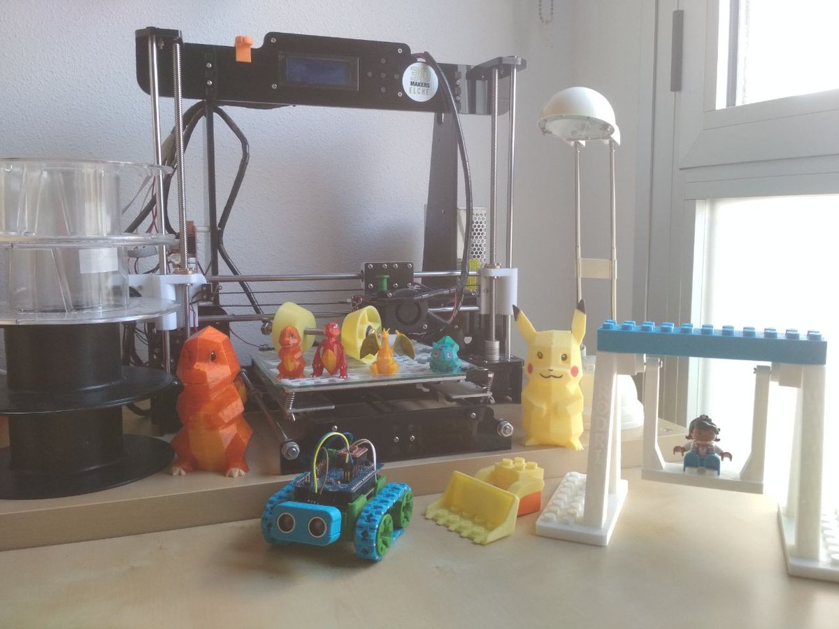 Bueno, no ha sido todo hacer viseras y salvaorejas, también me ha quedado tiempo para imprimir algún duplo, pokemóns y chorradas varias... ahh, y un rover #smars con la placa de #esp32 que tenia por ahí guardada para cuando tuviera algo de tiempo. #EsteVirusLoParamosUnidos