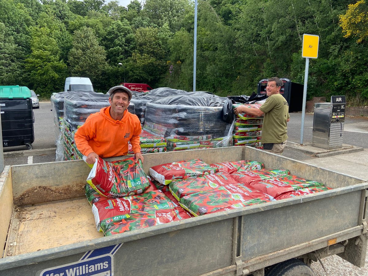 jempsonsstores's tweet photo. Little Gate Farm were very pleased indeed to collect all of their compost we donated to their Work Training Project today. @littlegate_org https://t.co/hgSbNqPtPn