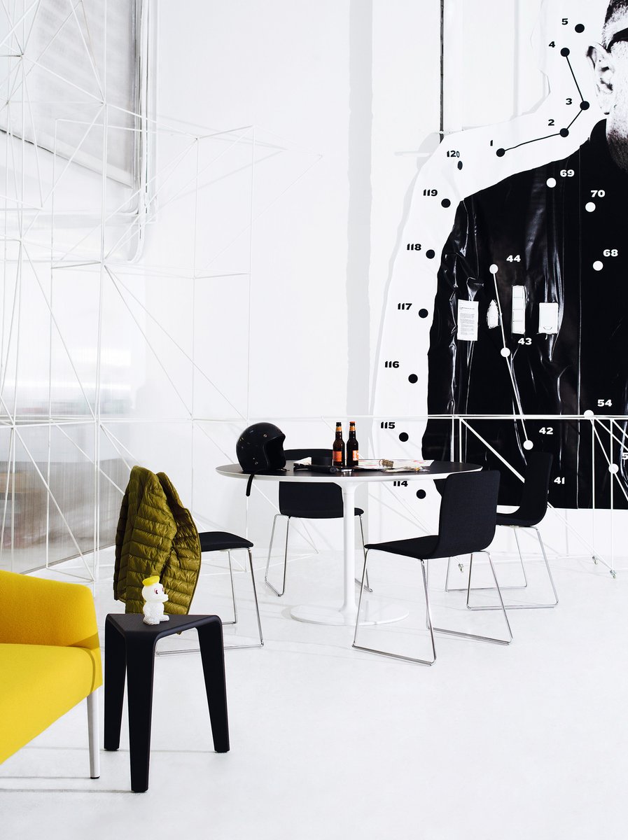 arperofficial's tweet photo. A space changing and growing to suit our changing working needs - its walls are a blank canvas. Home is more than a space for living: it is a place for creation.
More at: https://t.co/Udi1SZPZ5x
Ph: Adrià Cañameras
#ArperProject
#homeworking https://t.co/gB7XdrjqJq