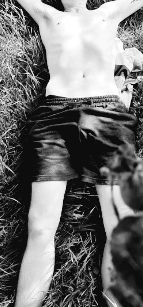 uncutano's tweet photo. Resting and enjoying the sun lying in the grass
#beproud #cock #foreskin #nude #nakedoutside #balls #dick #sunrest #ball #outside #foragreatfriend #naked #nude #uncut https://t.co/rSUroaUrBf