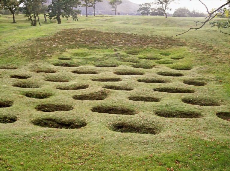 Excavations in 1903 of  @welovehistory Rough Castle revealed some of the more gory defences of the  @antonine wallThe excavators found ‘Lilia’ - pits that held sharpened sticks which acted in a similar way to barbed wire... #MuseumsUnlocked