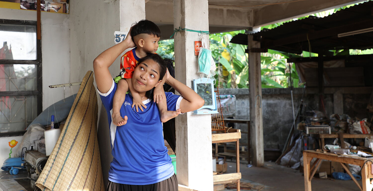 See how a young, single mother acquired the employability skills she needed to pursue a better future. #Thailand https://t.co/q5jTN5pmxB https://t.co/HWj4PfKBmY