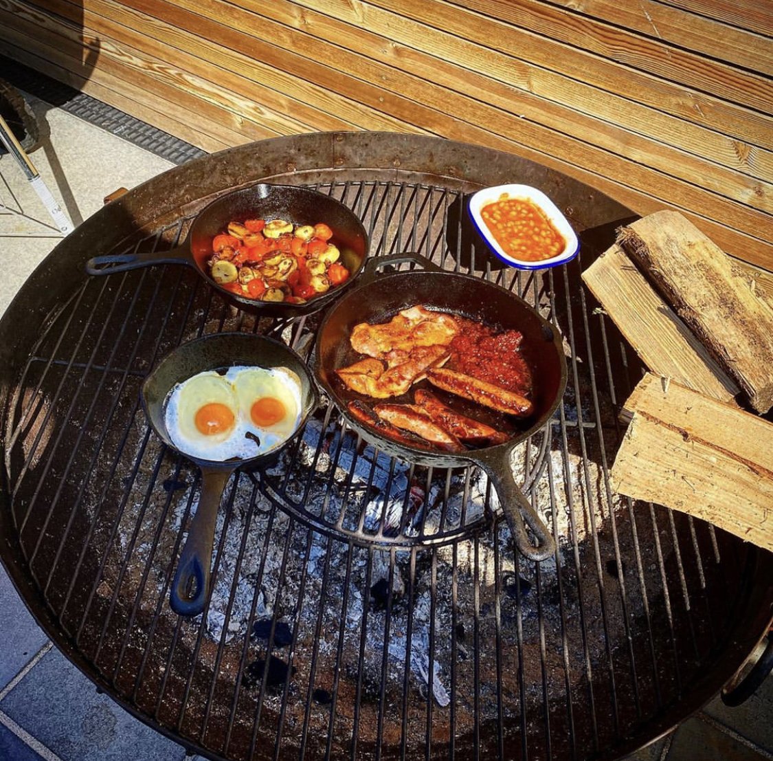 welbeckfarmshop's tweet photo. Anyone up for a BBQ? This weeks #feedfeature goes to customer @matghinds for this tasty-looking BBQ breakfast! Visit us or use our Contactless Collection Service and you too could be enjoying a breakfast fit for a king! https://t.co/oymmUV2uMj