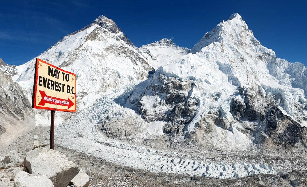 Mount Everest visible from more than 120 miles away after coronavirus lockdown clears air hill.cm/sVgTNdz