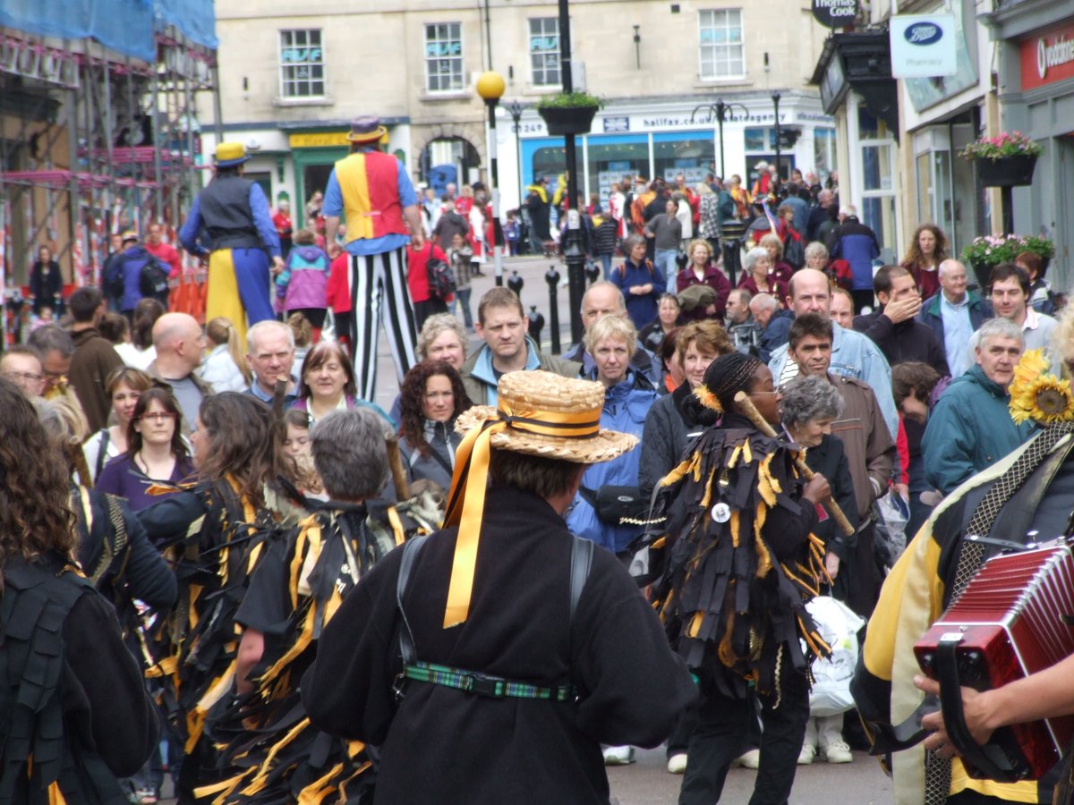 ChippFolk's tweet photo. It's 10am which means it's time to launch the virtual festival!

Below are a series of tweets about everything you have to look forward to this weekend.

We'll be using #chippfolk #chippfolk2020 and #ChippFolkGlitter as our hashtags this weekend so keep and eye out for them. https://t.co/GbpmIYKXuU