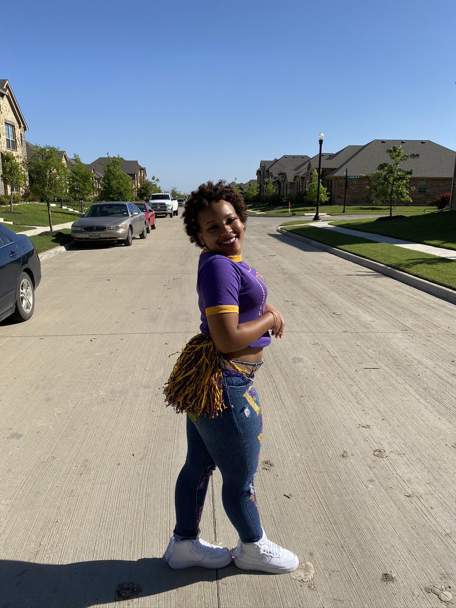 Hi! My name is Morgan I’m from Dallas,TX and I’ll be majoring in Biology 💛💜Hmu if you want 😊