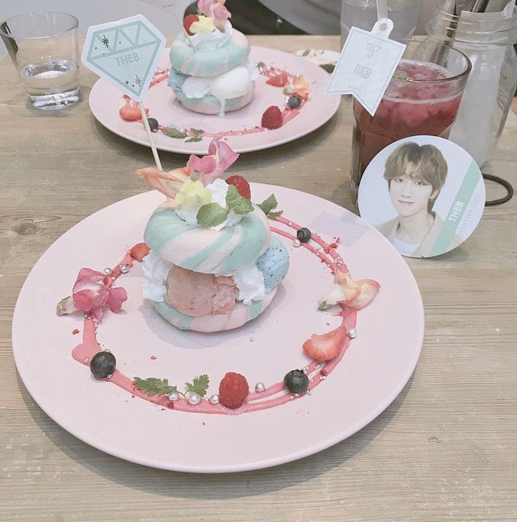 Carats are spoiled. But not as spoiled as J carats. Oh to live in Japan-  @pledis_17