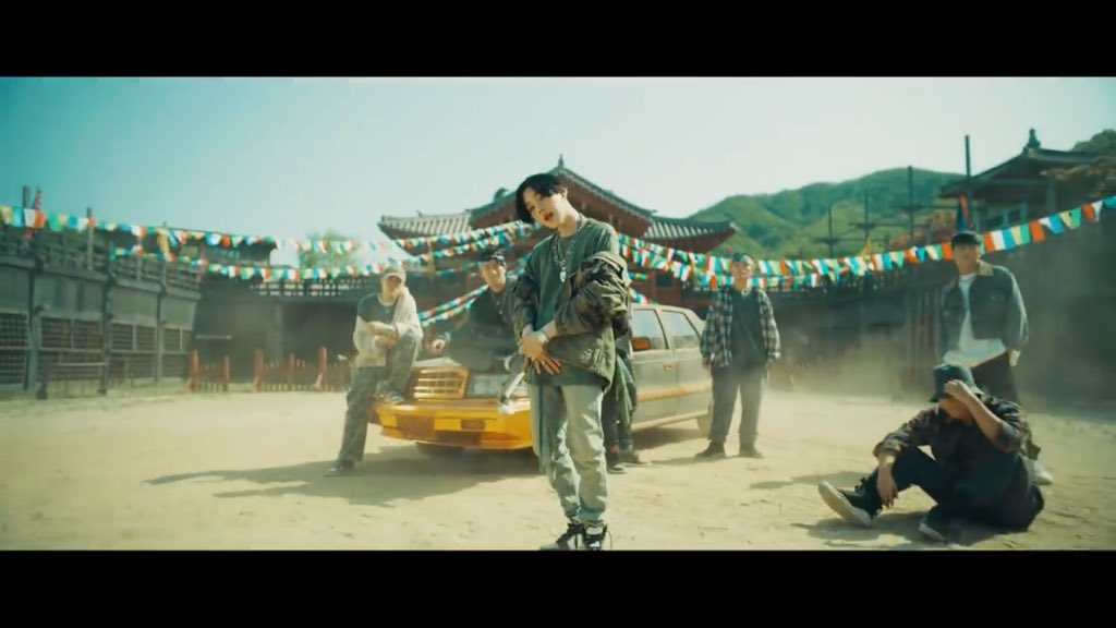 PompisMin's tweet photo. Yo al escuchar 0.1 segundo, ESTO FUE, ES Y SERA ARTE......no puedo creer que necesitaba a un yoongi con una cicatriz hasta con eso es perfecto este hombre...LO AMOOOO❤️🎶 #AGUSTD2 https://t.co/a4DSEF3hKC