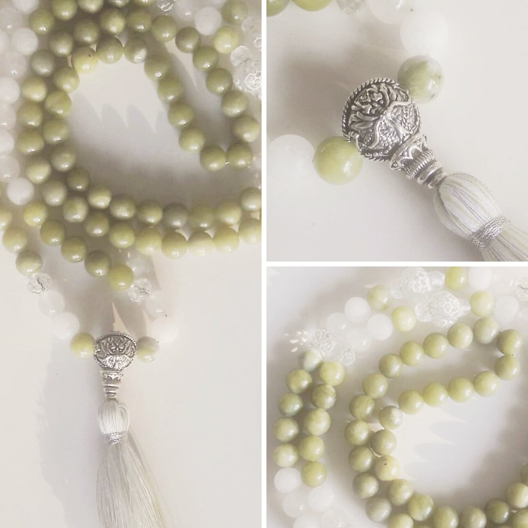 Healing Mala - Olive BLossom
Het dragen van deze mala helpt je om op liefdevolle wijze te ontwikkelen, waardoor je meer vanuit je eigen licht gaat leven. De libelle in de goeroekraal symboliseert de toverkracht van het licht. Voor meer info ga je naar
definest.nl/product/healin…