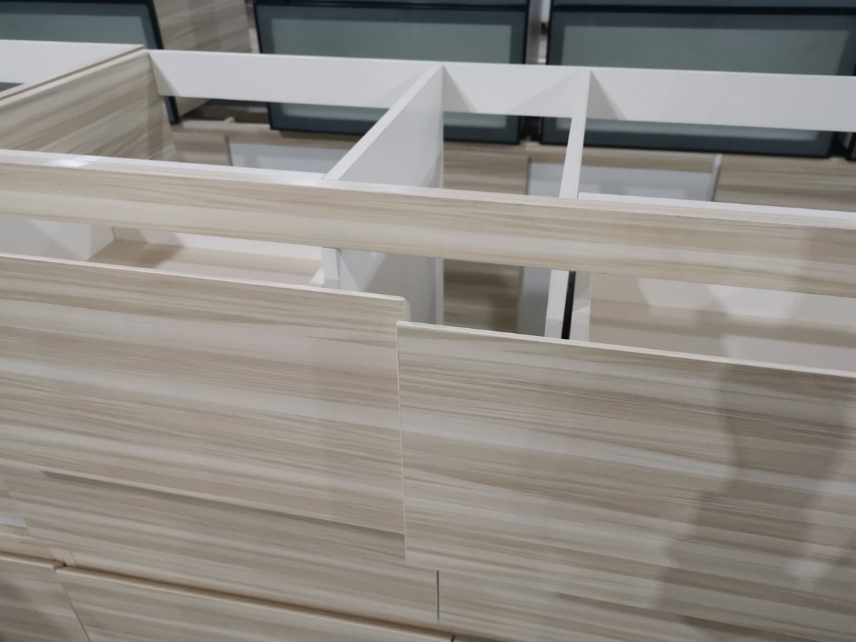 Handleless design cabinets in bevel edge type. 
Very nice to for lamiante cabinets