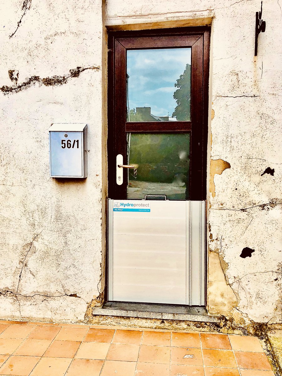Hydroprotect's tweet photo. ⏳Pour ces clients, fini les sacs de sables ! 🔚
💙Au sec avec HYDROPROTECT !
🗺️Bois D'Haine, #Hainaut, #belgiumsolution 🇧🇪
🌊🤛#protection contre #inondation #ruissellement &amp; débordement d'#égout 
#HIPRO #MODUL #Aqualock
#aluminium #Floodbarrier #Wateroverlast #hochwasserschutz https://t.co/9oxB8QkGe3