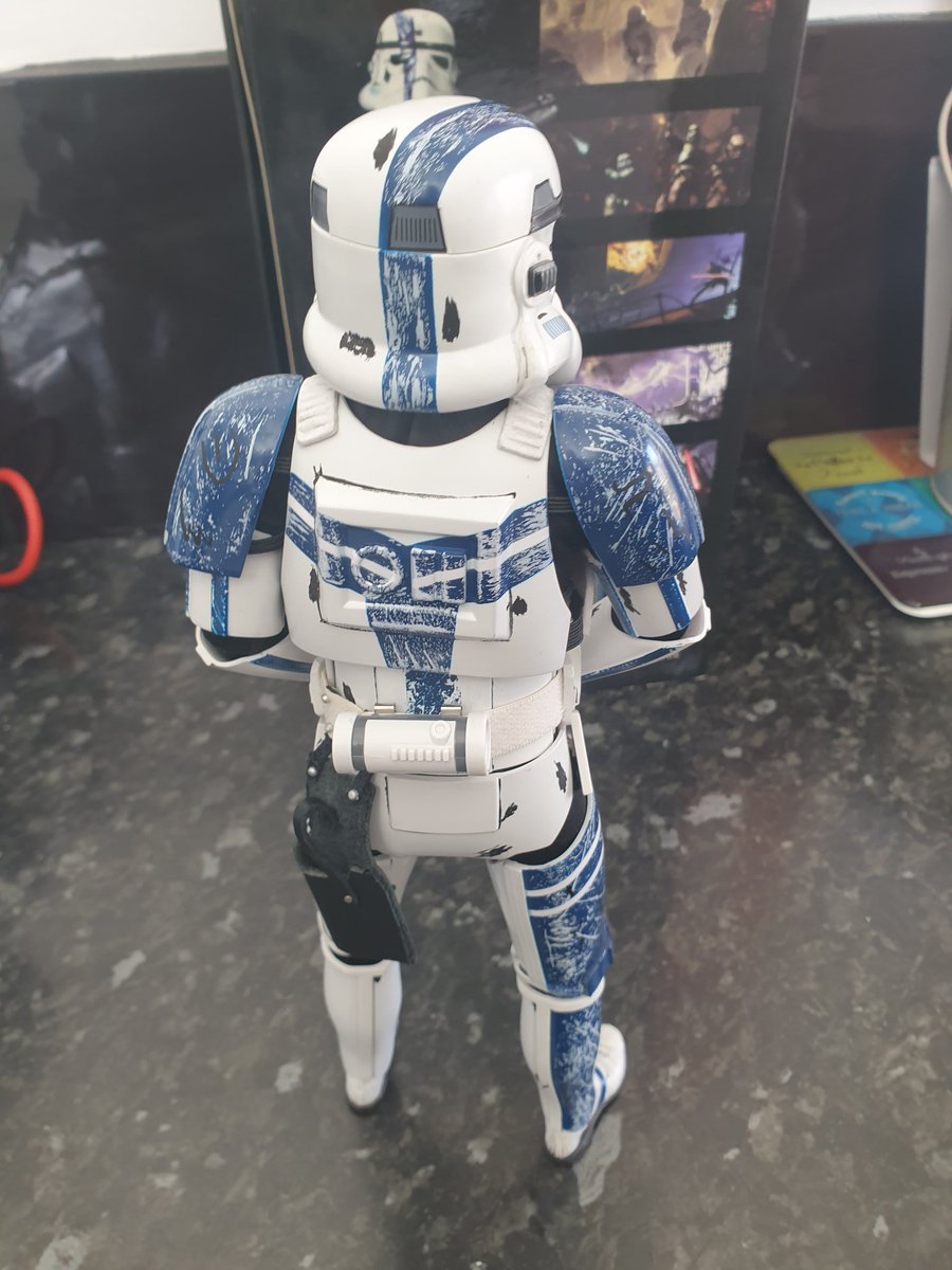 SmMarwood's tweet photo. Mail Call 🙂
Stormtrooper Commander enlisted into the sideshow collection. 👊🖤
#StarWars #sideshowstarwars #sideshowcollection #onesixthscale #Stormtrooper #commander #trooperlove #collection #starwarsfan https://t.co/xOlqKZ6W6g