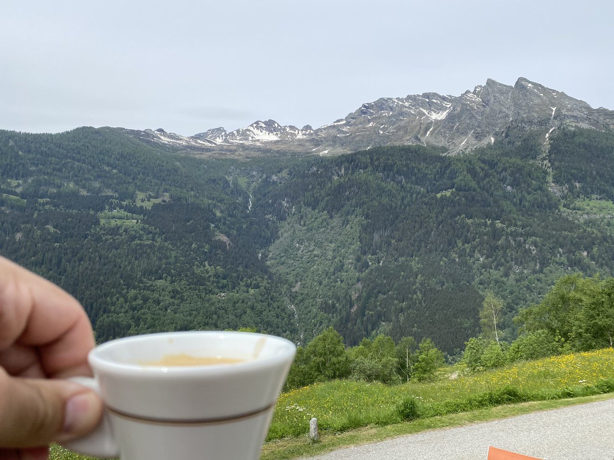viviendoensuiza's tweet photo. Que me dicen de este #MomentoCafecito cc @majogm #Suiza 🇨🇭 #Braggio https://t.co/8Jilm6RPb3