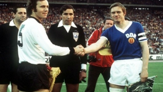 Gol's tweet photo. 💥 El día que Alemania se enfrentó a Alemania

⌚️ 22h
⚔️ Alemania Democrática 🆚 Alemania Federal
🏆 Mundial 1974

📺 En GOL puedes ver los partidos más destacados de la historia del Mundial

🔜⚽️ #VolverEsGanar https://t.co/iyztFTsxiy