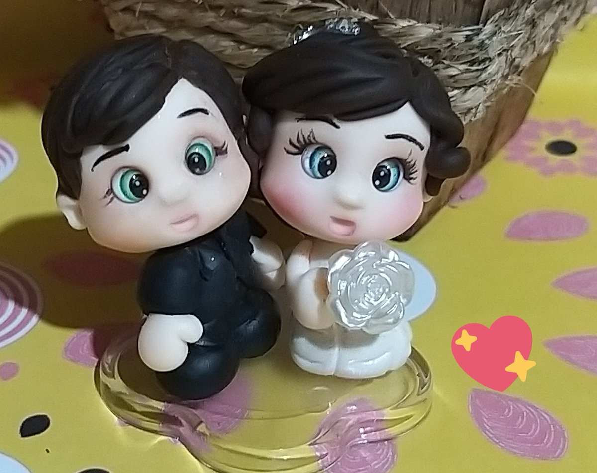CatiArtes's tweet photo. Noivinhos em biscuit para lembrança de casamento. 

#CátiArtes #Biscuit #lembrancinhas @CatiArtes https://t.co/Gq15sojfuI
