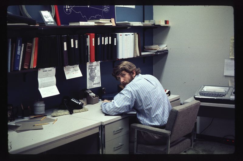 Sinon aujourd’hui est une date bien particulière. Il y a 47 ans, le 22 mai 1973 (une putain d’année <3) un chercheur de Xerox posait les bases d’un nouveau protocole de transmission qui allait révolutionner, en les démocratisant, les liaisons informatiques, et in fine Internet.