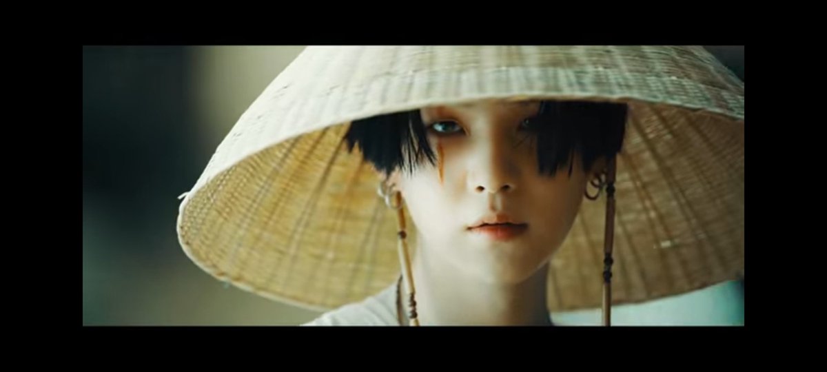 m12dknight's tweet photo. #AGUSTDISBACK maygash... my heart keeps on fluttering for this #Yoongi.  @BTS_twt must you really kill me this way🤣😂 coz I'm in for more😍
#AGUSTD2 #AGUSTDCULT https://t.co/dIwP8ubjVF