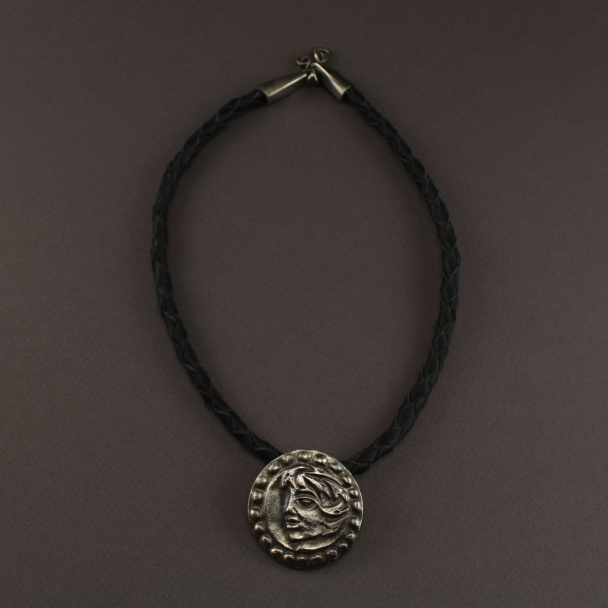 SamiAmindesigns's tweet photo. Alexander the Great brass ring and leather necklace from Alex collection,
Available in 5 leather &amp; 2 brass colors.
Order now!
https://t.co/24nq5BZPN7 

https://t.co/t2lNHJxBfg

#samiamindesigns #brass #leather #AlexandertheGreat #Alexcollection https://t.co/G4118uUjcT