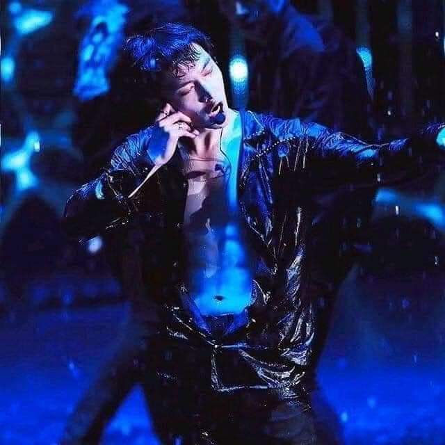 hna_el09's tweet photo. Cực kì nóng mắt khi mnet đã làm mờ ảnh nhà 🙄😡
#LAY_IS_EXO
#MNETapologizeToEXO https://t.co/KrhDyZJVRM