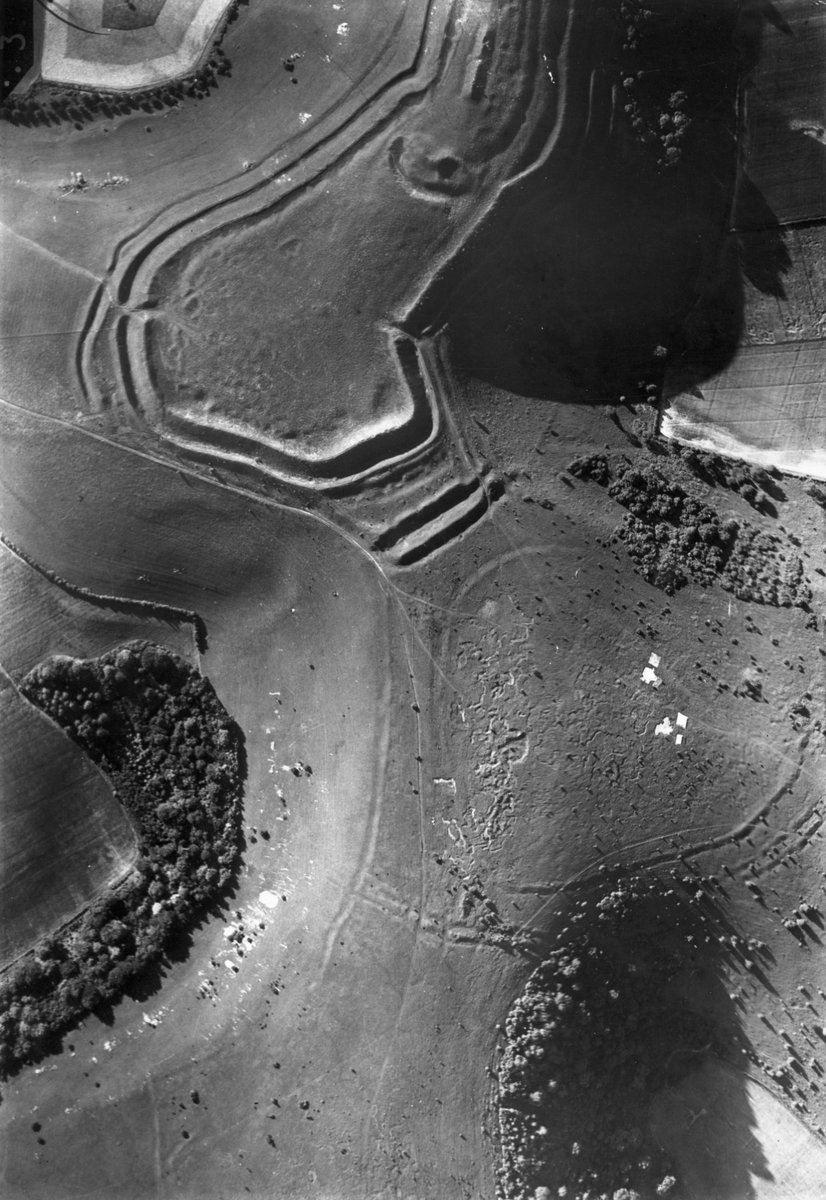 The flights, and the book, are perhaps better known for some remarkable overhead (vertical) shots of earthwork sites, such as this one of part of the complex of Neolithic and Iron Age monuments at Hambledon Hill, Dorset [print in HE Archive ALK 7442/245, 14th July 1924). (8/x)