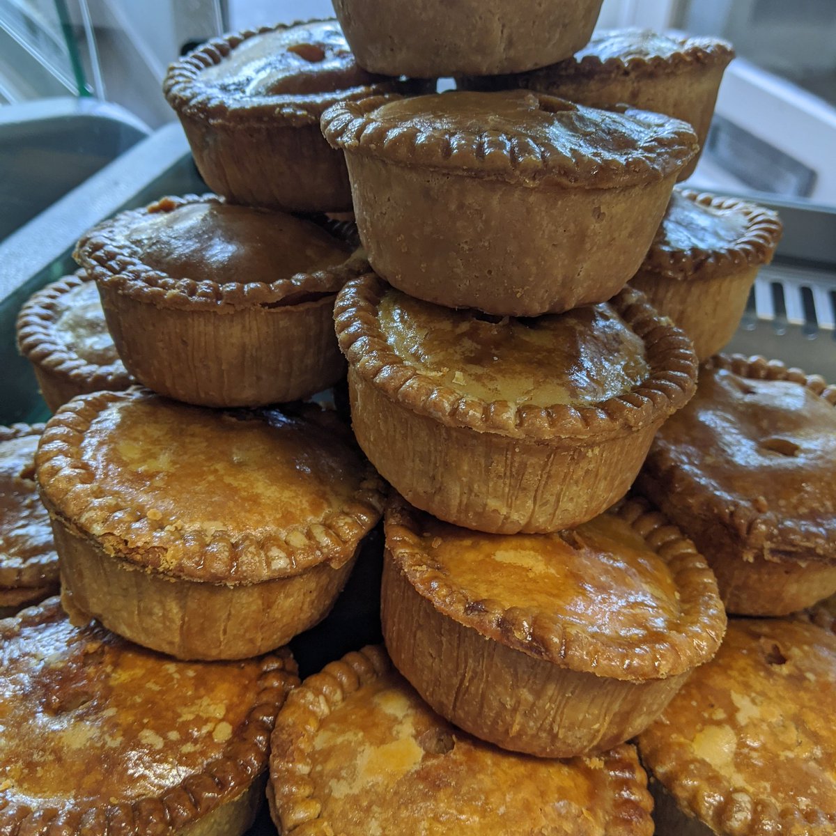 TrulyScrummyLS's tweet photo. Check out today's Pork Pie Mountain! #keepingupwithdemand #bypopulardemand #notacafe #butstillbringingyouthethingsyoulove https://t.co/A0HmAkfLcB