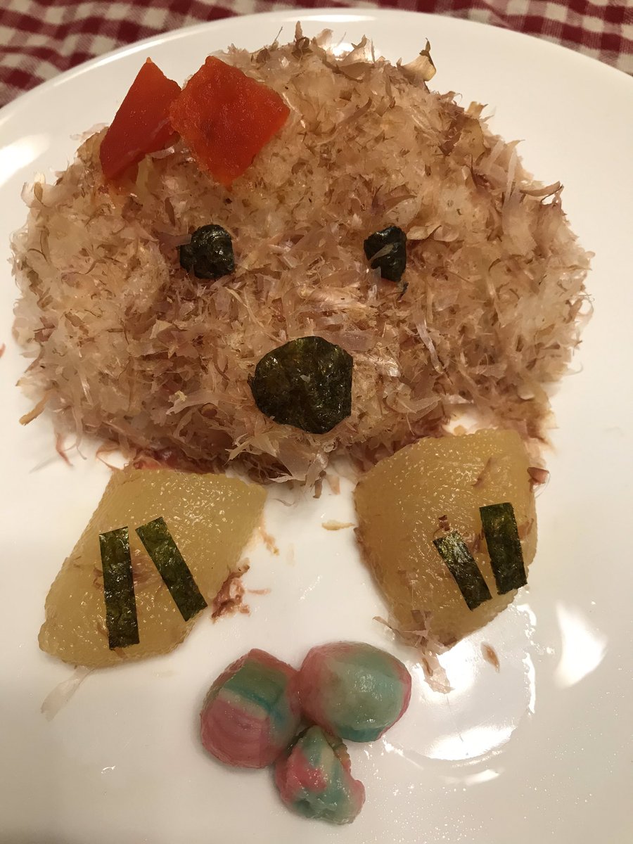 chiko_choko1's tweet photo. プーちゃんのおにぎりを作ってみました。 https://t.co/pJQhSrmbl5