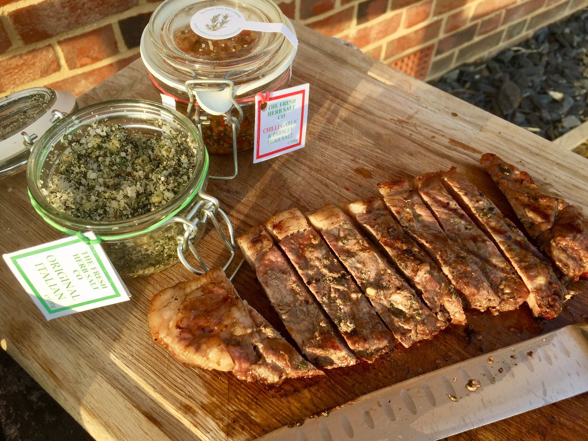 BeefNorfolk's tweet image. BBQ beef boxes ready for delivery in June! 100% British native breed beef from our pastures to your plate! AND you can include desert too with punnets of Sharrington Strawberries! #herefordbeef #bbq #beefboxes #delivered #proudlynorfolk #localproduce #buylocal