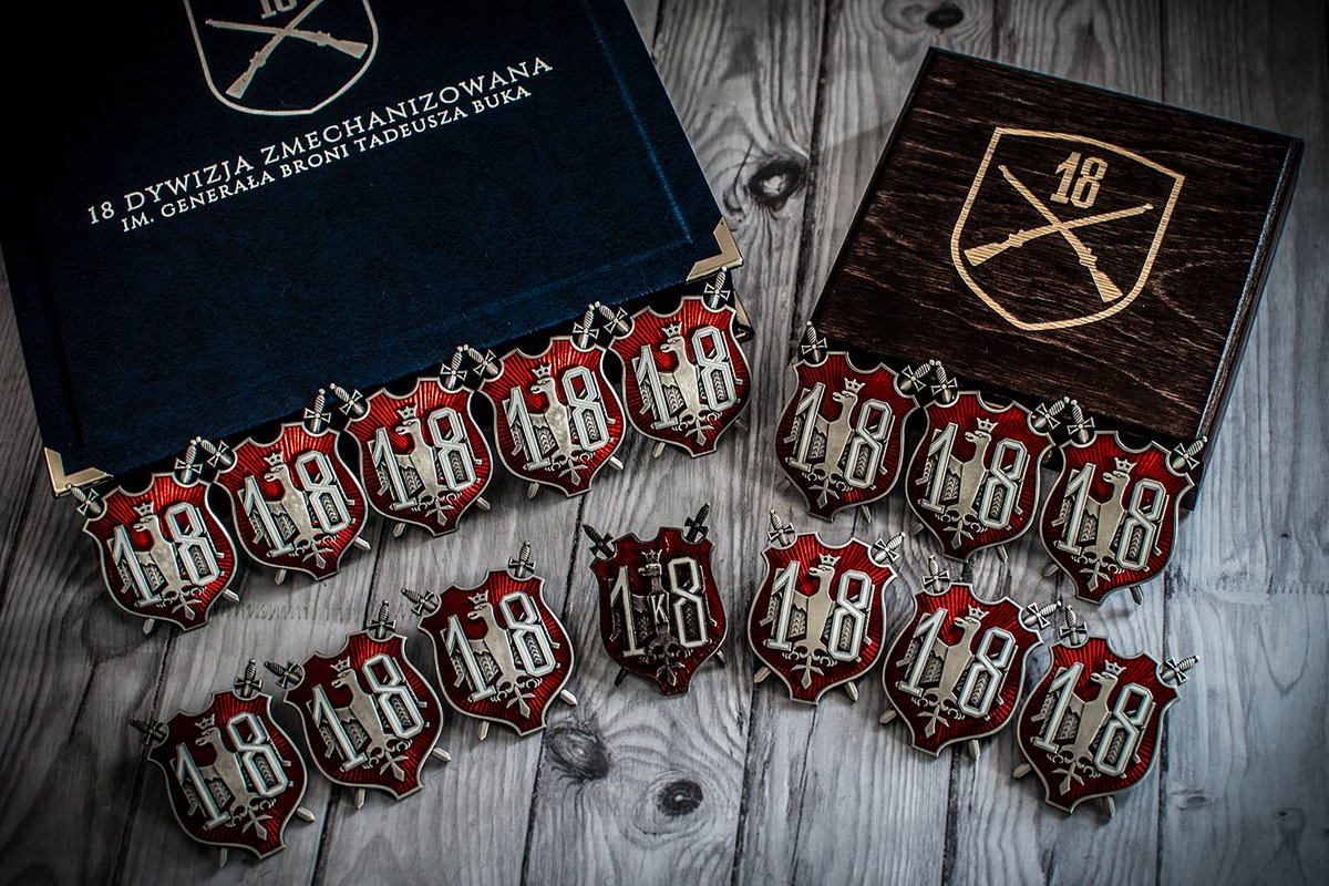 Zelazna_Dywizja's tweet photo. Już je mamy! Jak Wam się podobają? 🙃
- - -
Odznaka pamiątkowa 18 Dywizji Zmechanizowanej nawiązuje do odznaki 18 Dywizji Piechoty, której tradycje dziedziczy #18DZ. Odróżnia je jedynie litera "K" pośrodku tarczy, upamiętnia gen. Krajowskiego, pierwszego dowódcę #18DP. https://t.co/ro1KOgoTQT