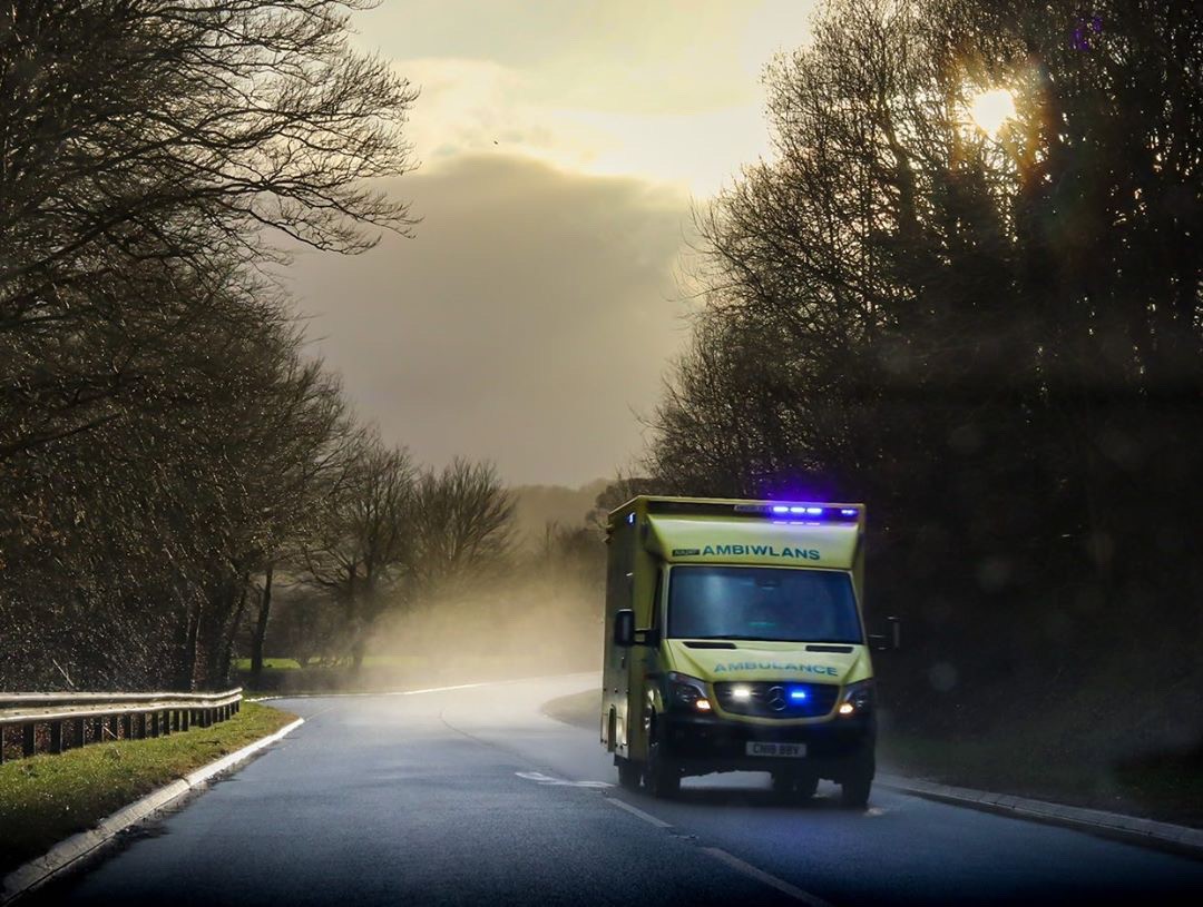 Our crews are working 24/7 to care for those who need us most, so please spare a thought for them and show your support during this bank holiday weekend 🚑

#StayHome #TeamWAST