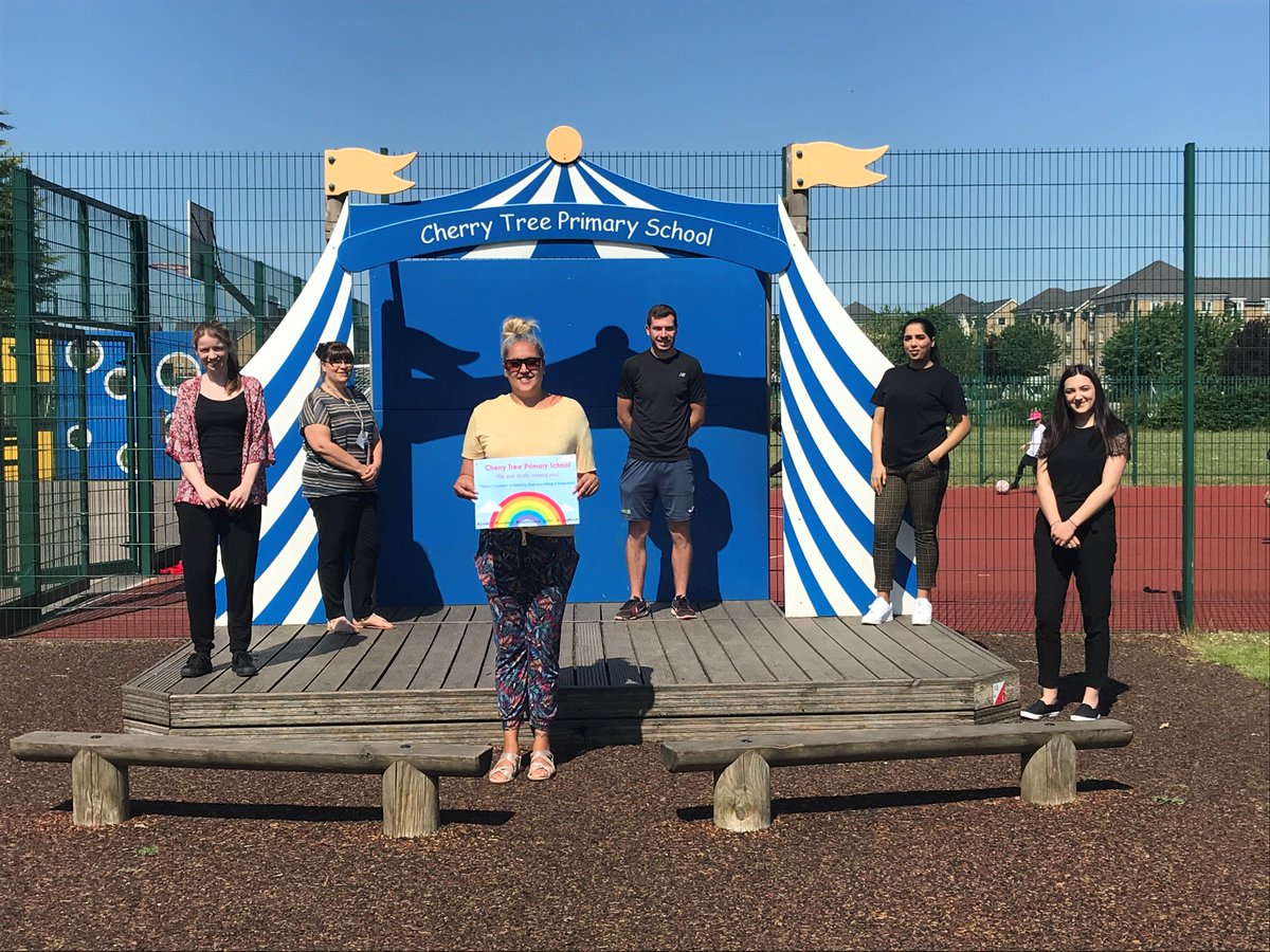 WatfordCouncil's tweet photo. 💛 #WatfordHeroes #14: Meet the staff at the @inclusiveMAT, who are helping to support keyworker families from across @BFS_Watford, @CTS1_Watford and @LHS_Watford schools during the coronavirus pandemic. They have been delivering food and offering care inside school and out. https://t.co/TVuhj2Dq8A