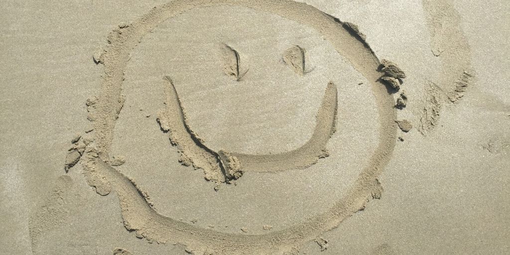 Elena_M_Anguita's tweet photo. #Funfriday - Now it may not sound all that great but it is actually a good germ. One that is passed on by a smile, in the hopes that others catch the germ and return the smile. So go out there and SMILE! ⠀
#greatsound #goodgerm #smile #spreadthejoy #spreadthanks #smilemore https://t.co/nwUyiRp3pr