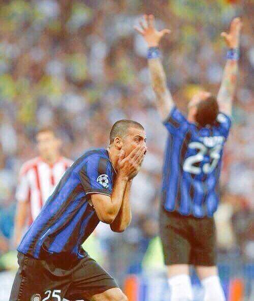 Si scrive Inter, si legge Pazzia e Leggenda. Per sempre. ⚫🔵
#Timeless2010