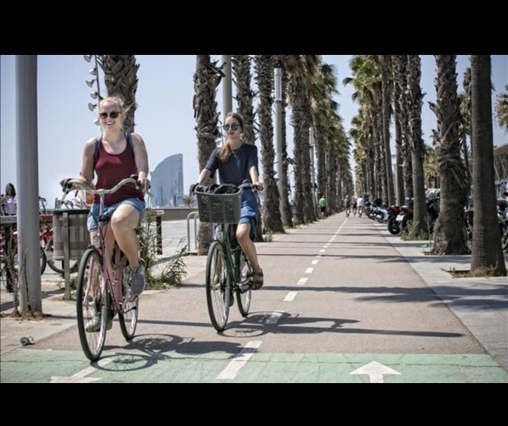 luciasasu's tweet photo. El progreso también significa un modelo de ciudad sostenible, que incentive un tipo de movilidad limpia y que proteja el medio ambiente @GranadaalPedal @Cecilia45281796 @viryi_woman24 @anabello989 @cgimgranada  
https://t.co/JaZQ8MlMqq https://t.co/tXJzk6Yycq