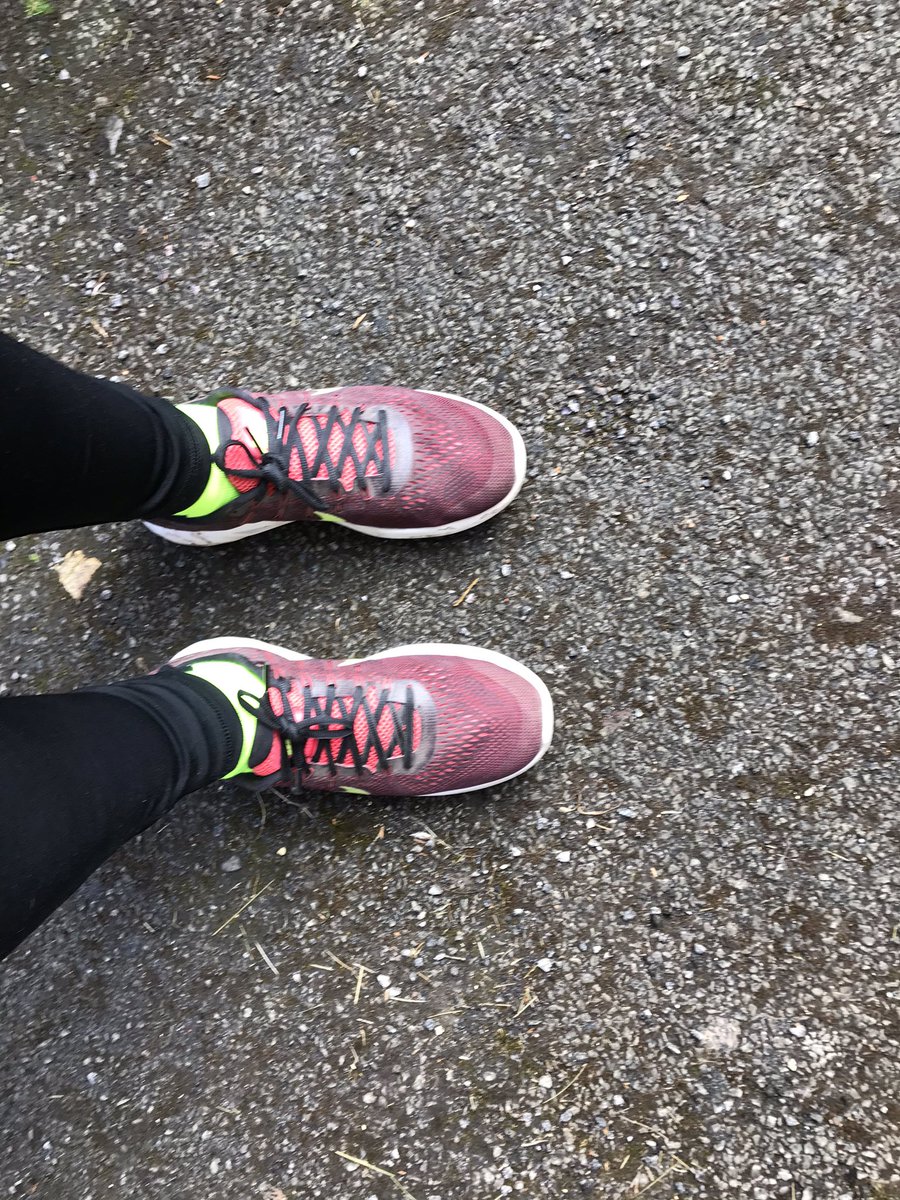karenGSG's tweet photo. #RunFatGirlRun is back!! Been almost 20 months since I stopped, for my physical & mental health I need this. First run with Hubby this morning our wedding anniversary gift to each other...better health #FridayFeeling #MentalHealthAwarenessWeek #Run #FridayMotivation #OneLove https://t.co/jmKKOg3xQM