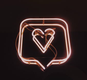 MaybeTech's tweet photo. Free #socialmedia resources to keep your business connected to your customers and your team connected to each other. https://t.co/wdKXX7qgkF #toptips #stayconnected #keepmoving #remoteworking #WDYT @ACS_LocalShops https://t.co/DLbQDXcc8v