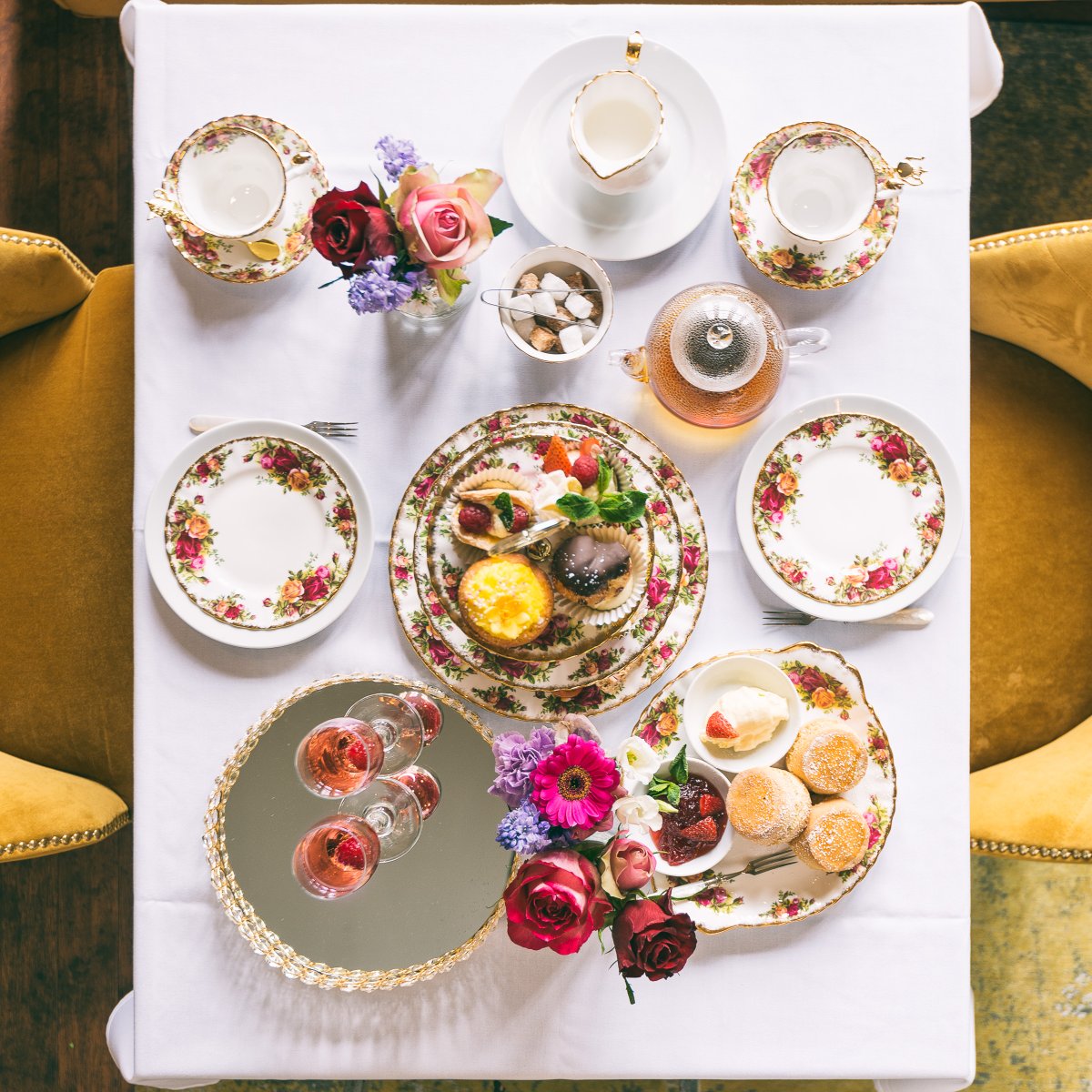 BarSaintJames's tweet photo. Want to spoil your Dad this Father’s Day but not sure what to get? We might have just the thing! Treat your special dad to an afternoon tea delivery. 

Order via our website: https://t.co/4lUgibiBII

#fathersday #afternoontea #swansea https://t.co/Pwk9lXUdg9