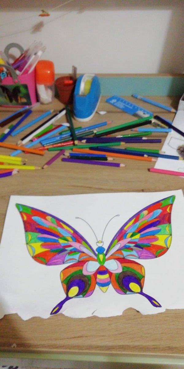 #Renklerinbüyüsü
#Evdekal için en güzel hobi🎨🖍🖌
#etkinlikzamanı