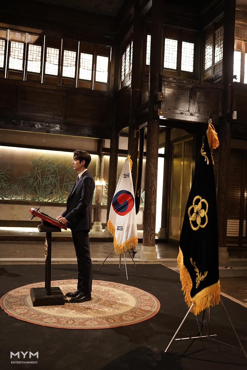 minholics_india's tweet photo. MYM entertainment naver blog

Lee Gon's every moment was the best ever!
Let's review the last legendary episodes and wait for the drama tonight😀

#LeeMinGo #TheKing #ThekingEternalMonarch #mym https://t.co/U4xC8XMCW9