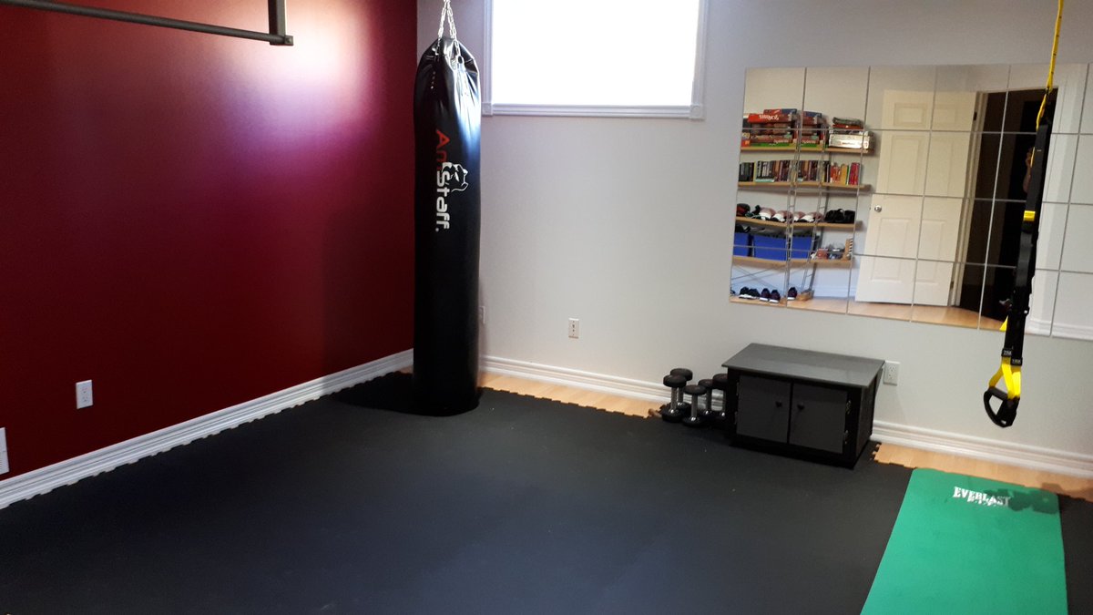 acgonthier's tweet image. Kids wanted a gym...ok so did I. So I built them (us) a gym. #CovidProjects 🏋️‍♀️💪🏼