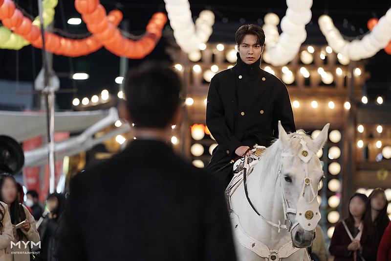 minholics_india's tweet photo. MYM entertainment naver blog

Lee Gon's every moment was the best ever!
Let's review the last legendary episodes and wait for the drama tonight😀

#LeeMinGo #TheKing #ThekingEternalMonarch #mym https://t.co/aVfVGxJ4nc