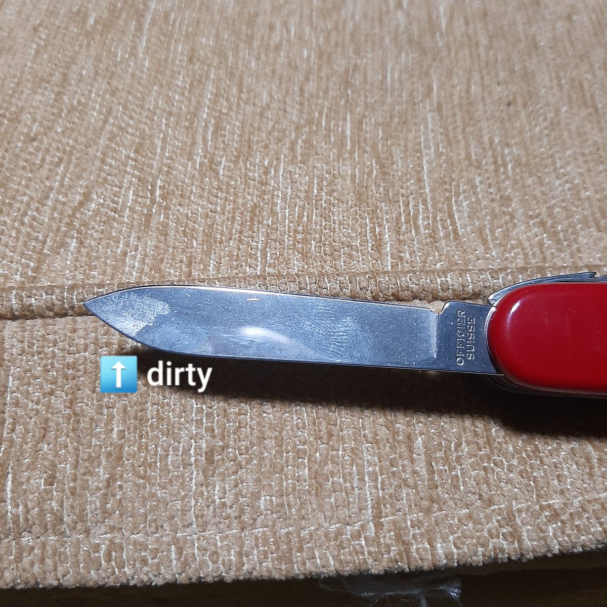 si_oba's tweet photo. @Victorinox deluxe tinker 1.4273, is this real? Cc @tokopedia https://t.co/HnYyeZLtqS