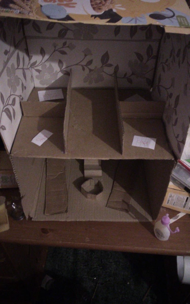 Thinking outside of the box quite literally. Thank you <a href="/Scape_Group/">SCAPE</a> for providing this #workexperience opportunity to <a href="/WoodsideHigh/">Woodside High School</a> students! They’ve thoroughly enjoyed it &amp; achieved mindblowing results in spite of limited resources <a href="/home/">Geneia@home</a> to bring their designs to life  🙌🏾