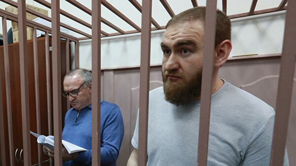 Апелляционный суд отменил продление ареста экс-сенатора Арашукова и его отца

kavpolit.com/articles/apell…

Ранее суд также отменил продление ареста бывшему врио руководителя следственного управления СКР по КЧР Казбеку Булатову, который проходит по делу экс-сенатора Рауфа Арашукова