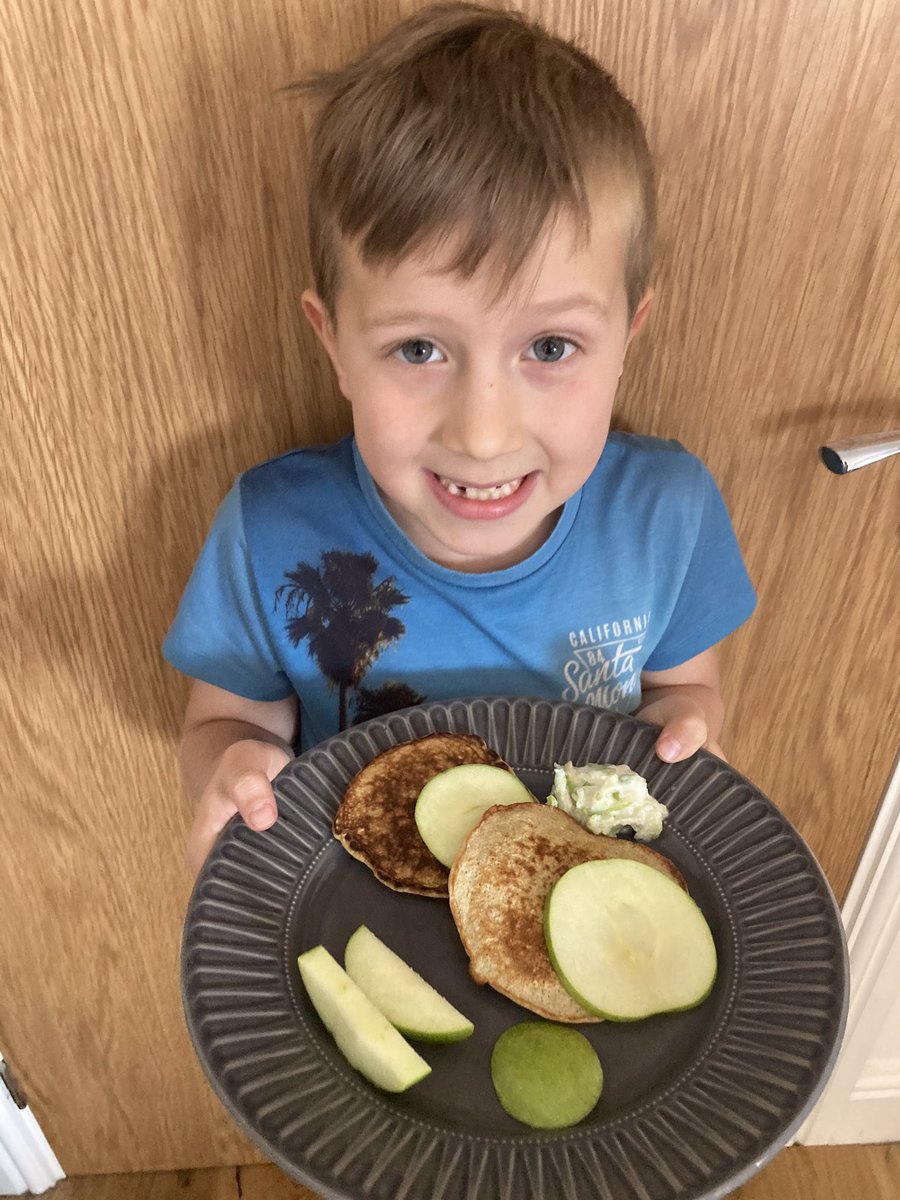 Murrays2012's tweet photo. @StAnthony3_4S @StAnthony1_2A Sophia has been working towards her bronze mathletics certificate this morning. Louis wasn’t feeling school work but has made delicious apple and cinnamon pancakes 🥞 https://t.co/gHLwkc8KH3